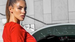 Lucia Javorcekova fa impazzire tutti: il lato B della modella manda in delirio i fan