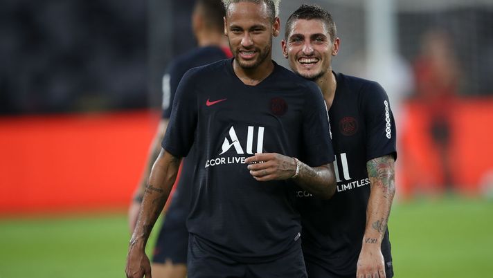 Delort mazziato e “trollato”: Neymar e Paredes prima lo battono e poi lo prendono in giro sui social