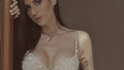 Valentina Vignali esagerata: la modella sfoggia le sue forme da urlo e infiamma il web