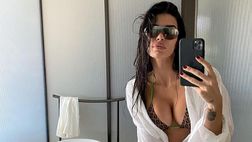 SOCIAL/ Lady Djordjevic in posa seria ma decisamente sensuale