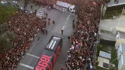 Milan-Venezia, la Curva Sud scalda l’ambiente fuori San Siro: cori verso i giocatori