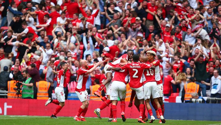 Il virus colpisce Seb Lewis: morto il tifoso del Charlton presente a 1076 partite consecutive della sua squadra dal 1998