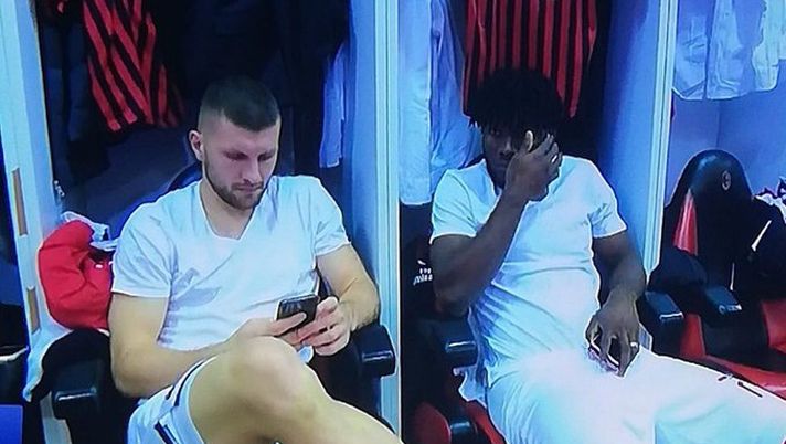 Tra cellulari e app, tra cattiveria e accuse: Milan, il dovere di riscoprire l’appartenenza