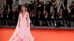 Corona: “I vip chiamano i fotografi, anche Magnini lo faceva. L’unica è Belen: tonta perché…”