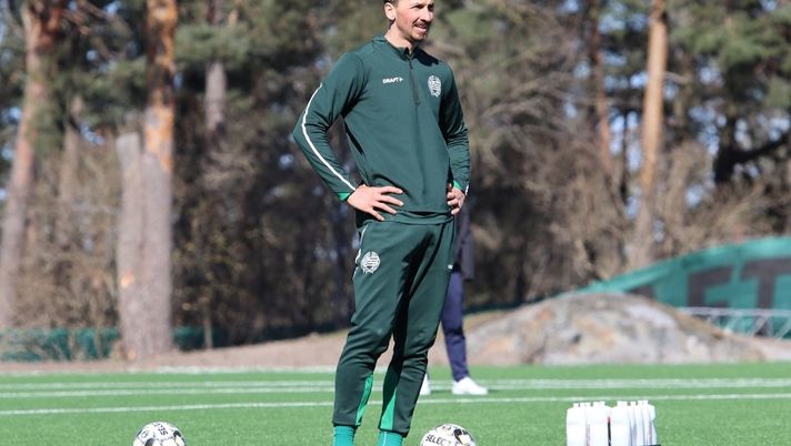 Ma quello è Ibra: Hammarby, Zlatan si allena sul campo del “suo” club di Stoccolma con l’ok del Milan