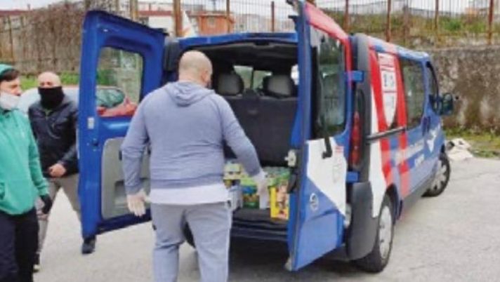 Alla Loggetta, la casa dei fratelli Cannavaro: ecco gli aiuti della “Quarantena azzurra”