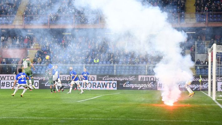 I social Napoli contro Caressa: poco entusiasmo, enfasi Var e Colley non ha mai giocato nel Leeds
