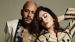 Neymar esce allo scoperto con la sua nuova fiamma? Foto hot insieme alla ex di Maluma