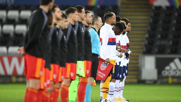Gli USA del calcio tornano in campo e si schierano subito contro il razzismo: poi 0-0 in Galles
