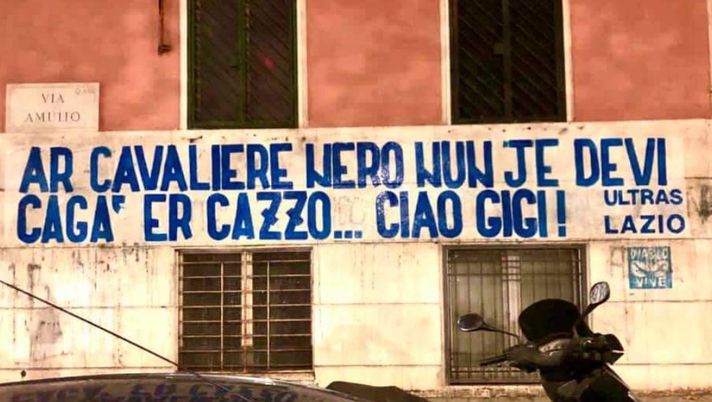 Ciao Cavaliere nero, firmato i tifosi della Lazio: oltre la rivalità e oltre il derby per il grande Gigi Proietti