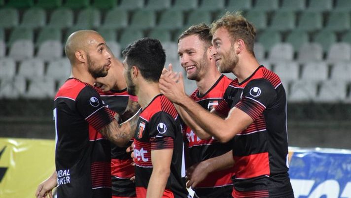Plovdiv, per il Botev il derby è una disfatta: 0-6 contro il Lokomotiv e il tecnico “Chiediamo scusa ai tifosi”