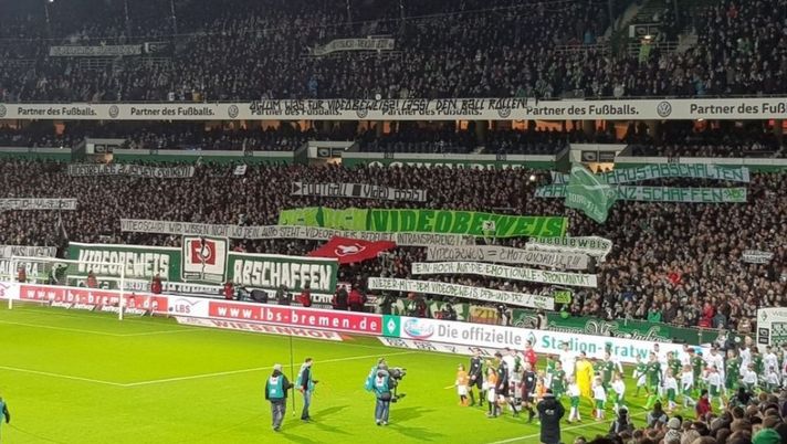 #NORTOT, le Curve degli stadi tedeschi contro il Var: “Basta, è il killer delle emozioni!”