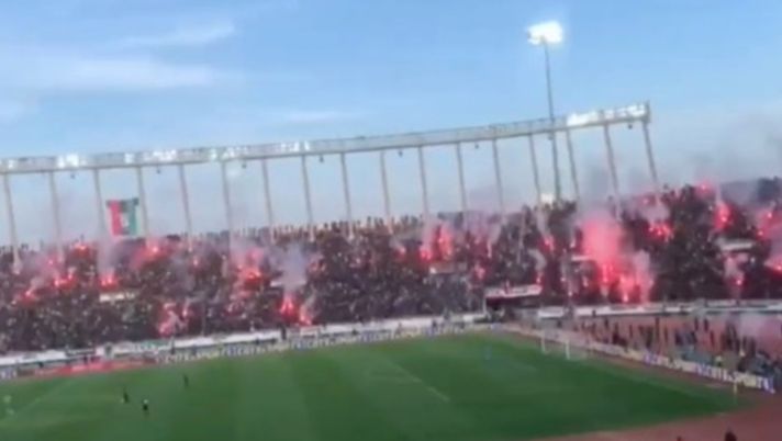Marocco, Rabat contro Casablanca: guerriglia allo stadio dopo l’1-0 dell’AS Far sul Raja