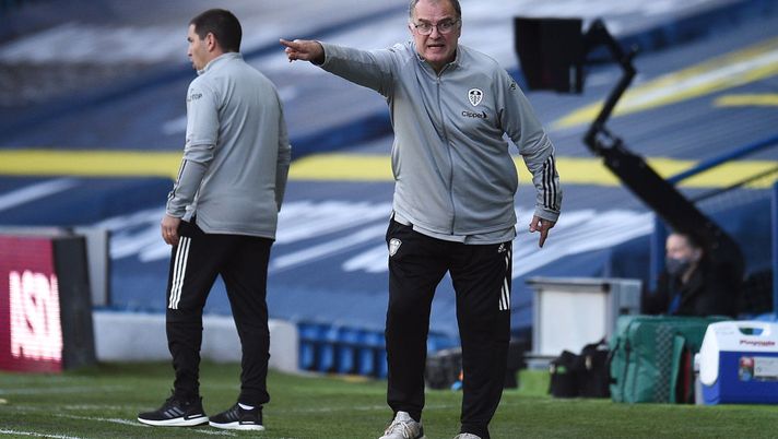 I segreti del Leeds: “Marcelo Bielsa sapeva già tutto di noi, l’abbiamo chiuso 10 ore in una stanza e ha firmato…”