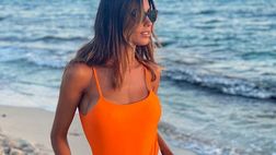 Federica Nargi continua a incantare da Formentera: altro scatto in costume e fan in tilt