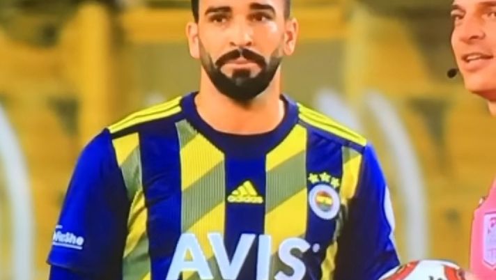 Il Fenerbahce e Adil Rami: rescissione consensuale del contratto alla vigilia del derby di Istanbul