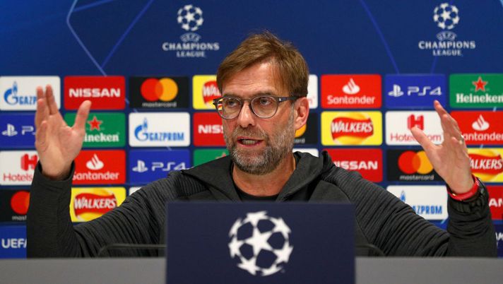 Jurgen Klopp si scalda alla vigilia della Champions: “Giochiamo ma siamo preoccupati, il calcio non è la cosa più importante”