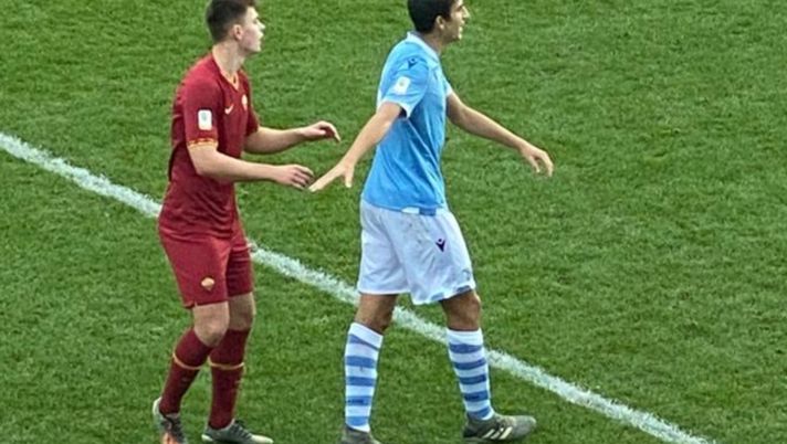 Capricci da derby, occasioni Roma, vittoria Lazio: 2 gol e 1 autorete, fanno tutto i biancocelesti