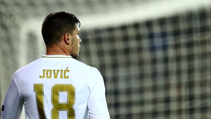 La Serbia denuncia Luka Jovic: viola l’autoisolamento e lascia Madrid per il compleanno della fidanzata a Belgrado…
