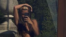 VIDEO / Lady Bendtner è in gran forma e si gode una vacanza sul Lago di Como