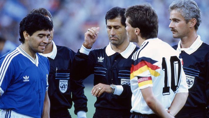 Italia ’90, torna a parlare Codesal: il “nemico” di Maradona sibila “Diego come persona per me non conta”
