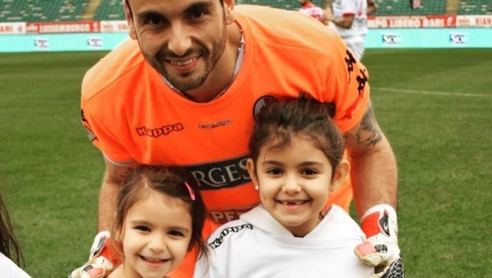 Bari, Pierluigi Frattali: Un portiere in quarantena, “Sono con la mia famiglia, quindi sono fortunato”