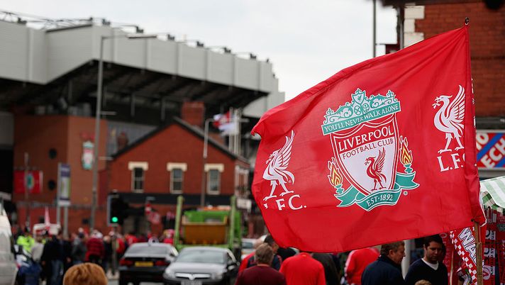 Il giornalista chiede ai passanti nelle vie di Liverpool, ricordate quel derby del 1967? “Certo, io l’ho giocato…”