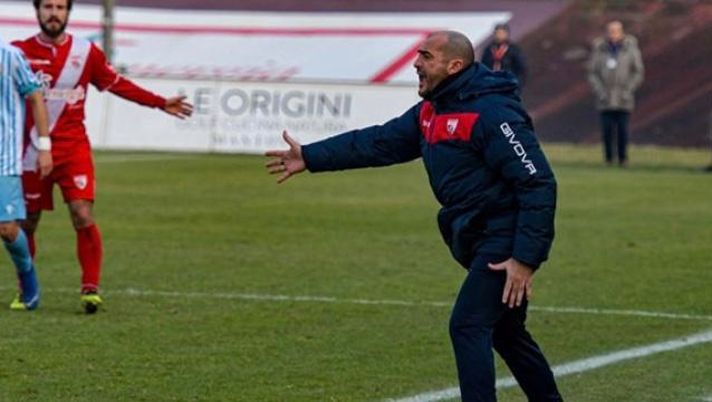 Nuove tendenze, viene esonerato anche il tecnico primo in classifica: a Mantova salta Lucio Brando