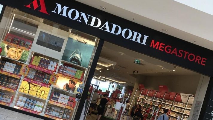 Lacrimuccia da derby: milanisti e interisti salutano la Mondadori di via Marghera, ciascuno con i propri ricordi