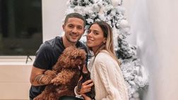 Giulia Amodio festeggia il compleanno con Sensi e il cagnolino: “Al vostro fianco…”