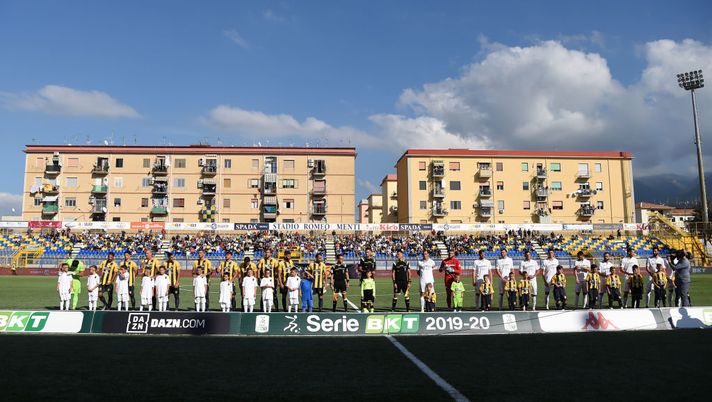 Lo stadio Menti aspetta il derby: Juve Stabia su di giri, avvicinamento lento della Salernitana