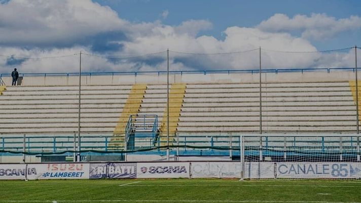 Brindisi, stadio agibile solo per metà: i tifosi della Fidelis Andria non possono entrare per il derby
