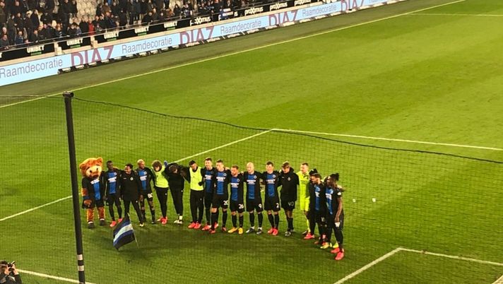 Il 13esimo derby consecutivo vinto è finito, inizia la festa: tutto il Bruges davanti ai tifosi con il megafono in mano!