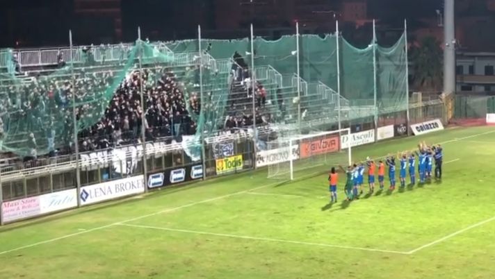 Dal derby di Caserta al coro del bimbo-ultrà: tutte le emozioni della Paganese