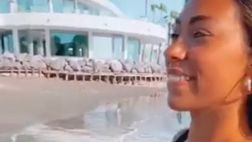 VIDEO / La fidanzata di Politano si gode la spiaggia di Napoli: “Grata”
