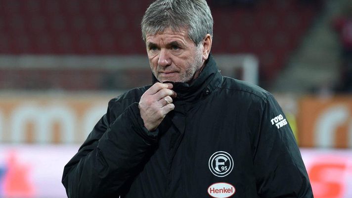 Hai capito il Fortuna Dusseldorf? Il giorno prima nomina Funkel tecnico dell’anno e il giorno dopo lo esonera